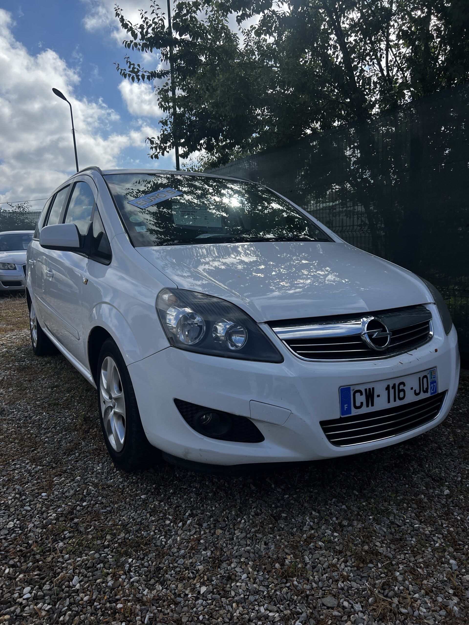 Opel Zafira — fotografia 1 din 4